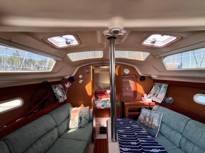 1997-hunter-310-sail-9770643-20250424123502267-1_XLARGE