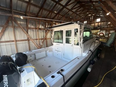 2016-boston-whaler-315-conquest-pilothouse-power-9993581-20251027184528334-2