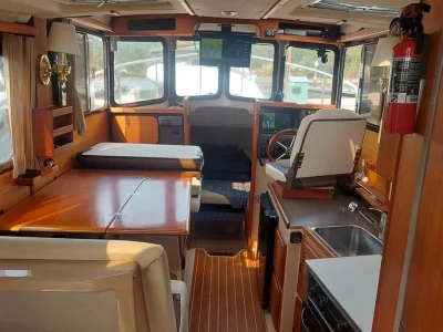 2016-ranger-tugs-r-27-power-9930967-20250905181342354-1