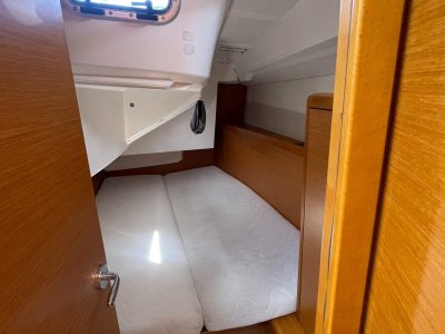 2018-jeanneau-sun-odyssey-349-sail-9747590-20250404133419172-1_XLARGE
